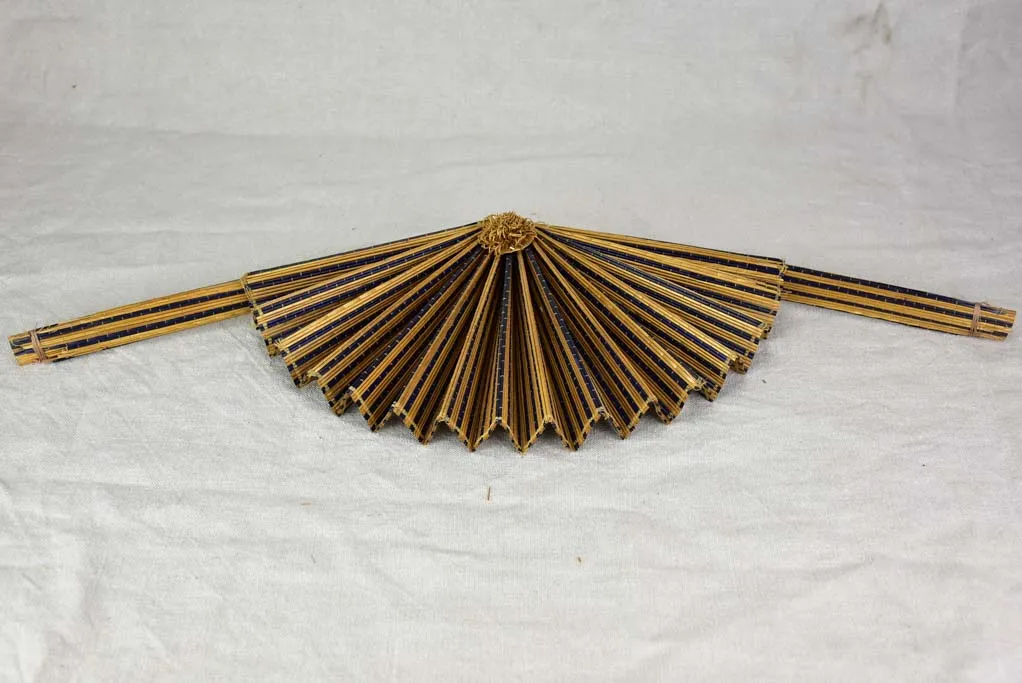 Antique French hand fan - straw