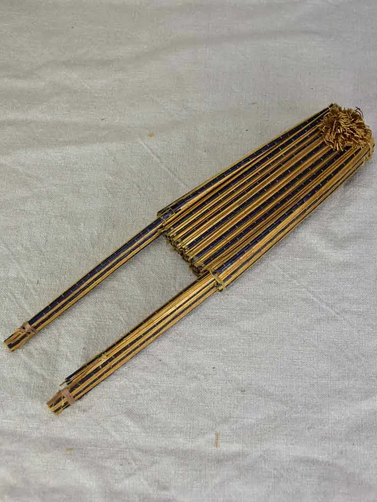 Antique French hand fan - straw