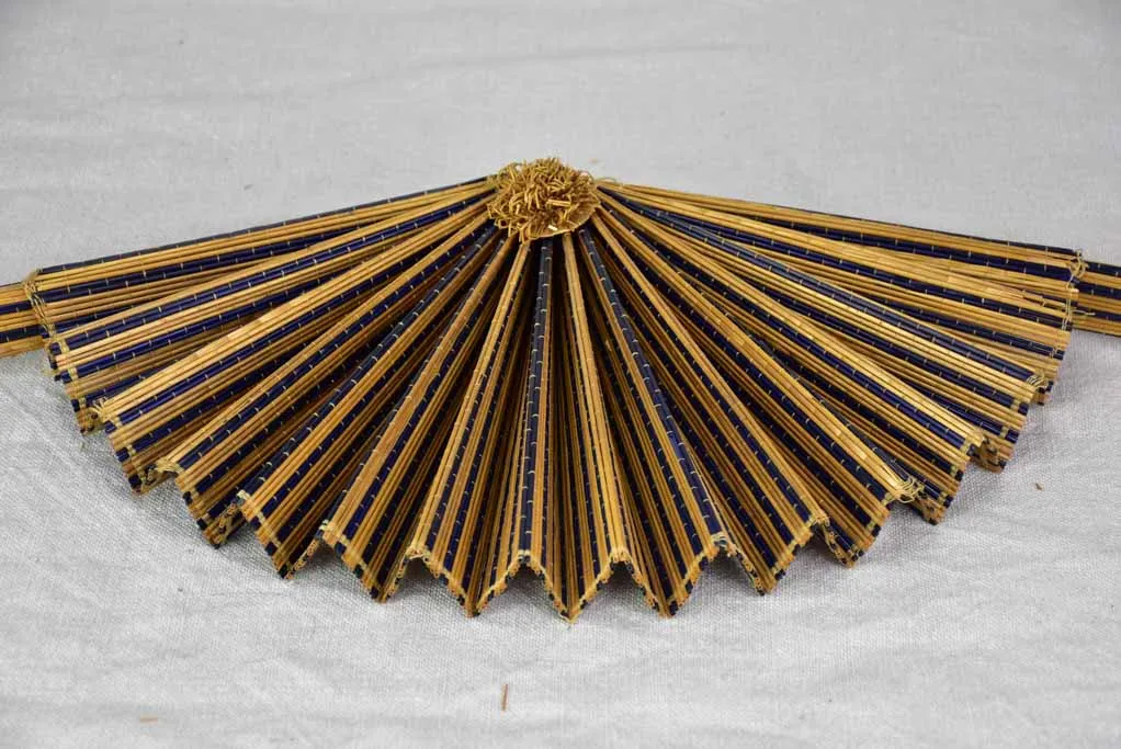 Antique French hand fan - straw
