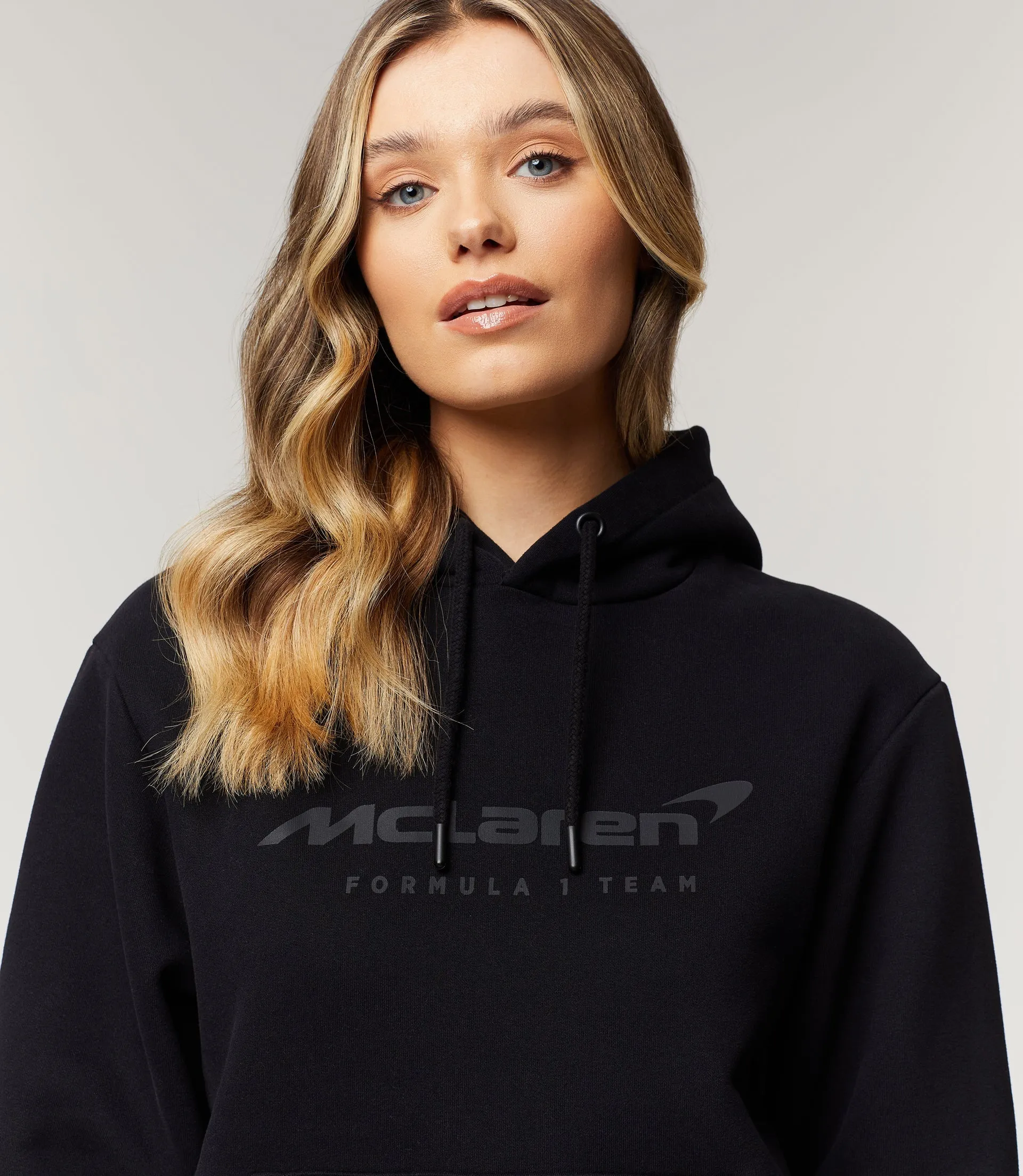 WOMENS TEAM CORE ESSENTIALS HOODIE Black